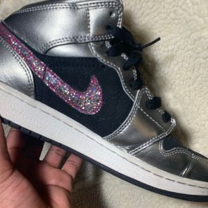 jordan 1 , black silver & pink metallic . Size 7